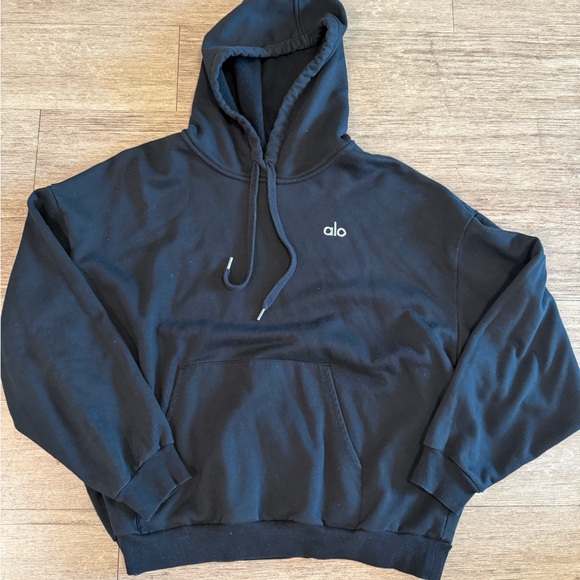 ALO Yoga Tops - Alo Yoga Accolade Hoodie